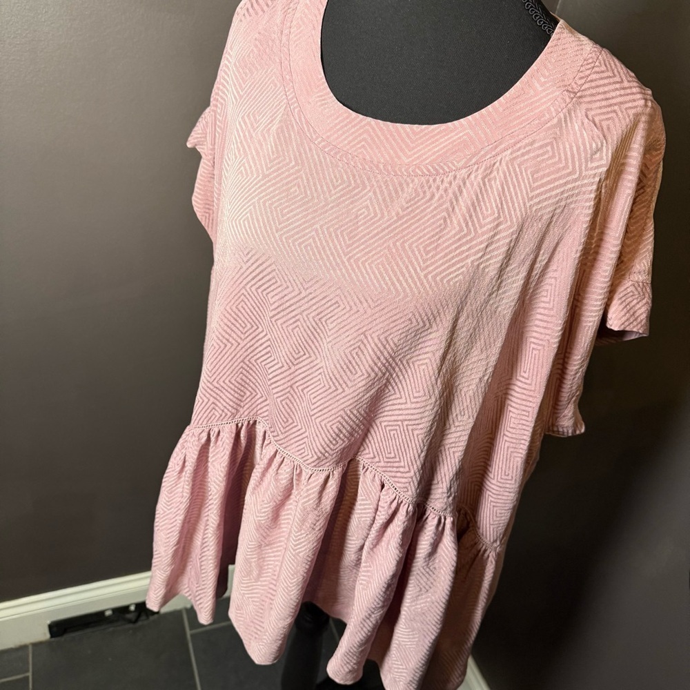 Seek Collective Pink Textured Peplum Tunic Top - Picture 2 of 5